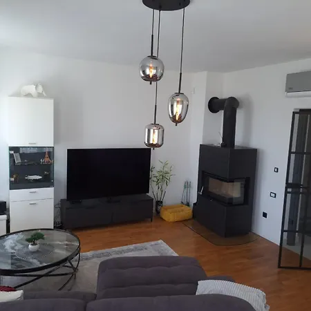 Vila Mona Mia Villa *